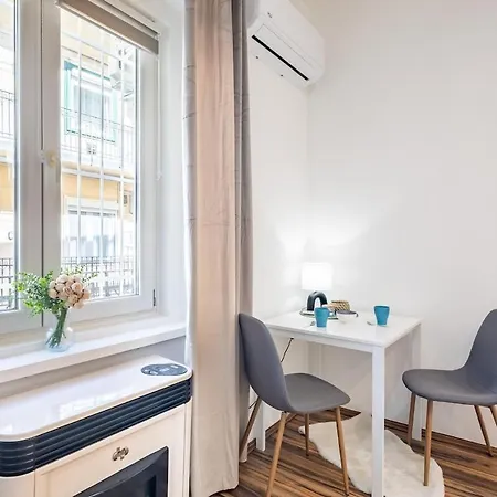 Modern & Functional Comfort With Ac By Nw *