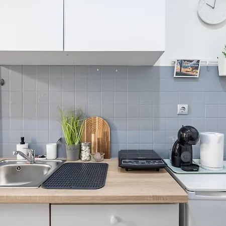 Modern & Functional Comfort With Ac By Nw *