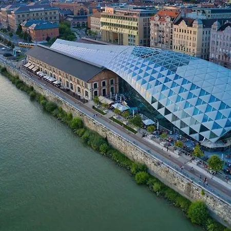 Modern & Functional Comfort With Ac By Nw *