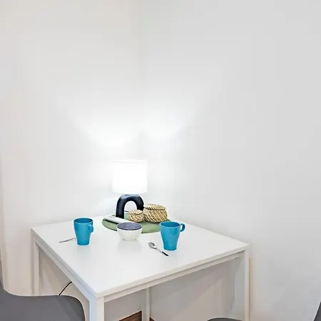 Modern & Functional Comfort With Ac By Nw *